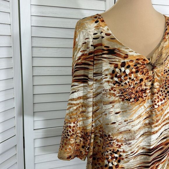 Chico’s Top Size 3 XL (16) Stretchy Knit Animal Print - Picture 4 of 13